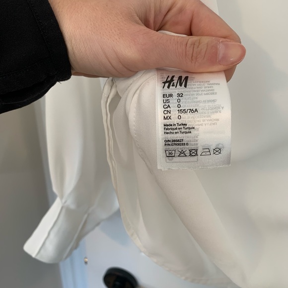 H&M blouse - Picture 3 of 4